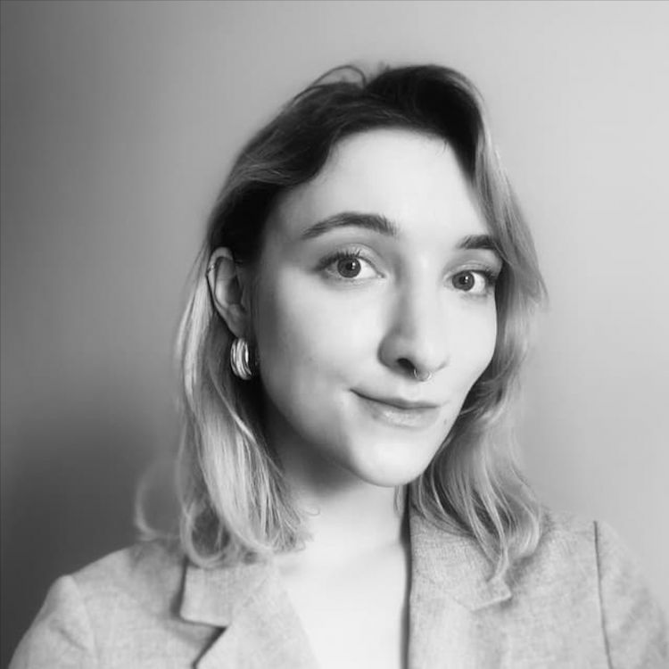 Даша Насонова