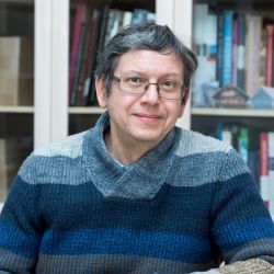 Александр Лаврентьев