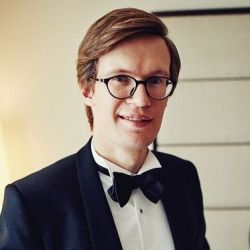 Артем Дежурко