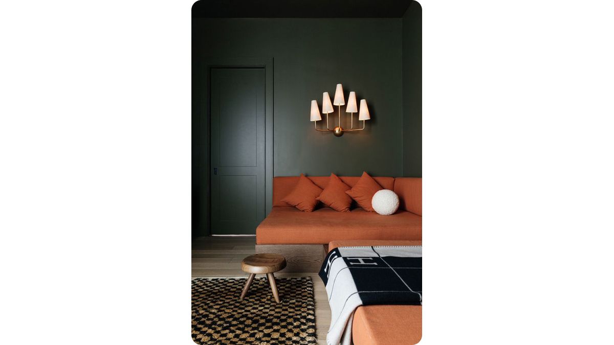 Зеленый и оранжевый в оформлении гостиной