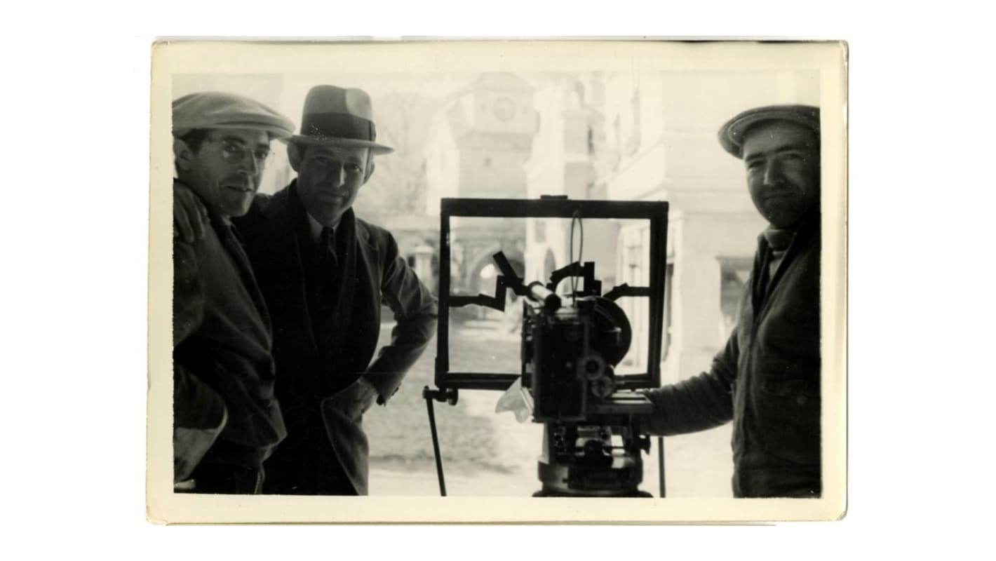 Кадр с бэкстейджа «Миссия в Калифорнии»